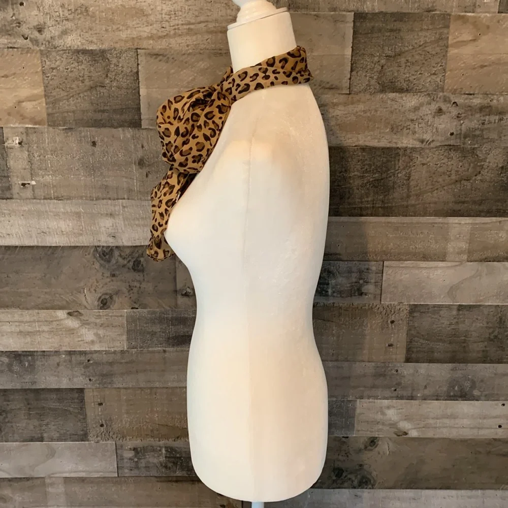 Jess Collection Leopard Print Scarf - Picture 4 of 16